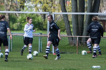 Bild 20 - Frauen Kieler MTV - TSV Schienberg : Ergebnis: 9:0